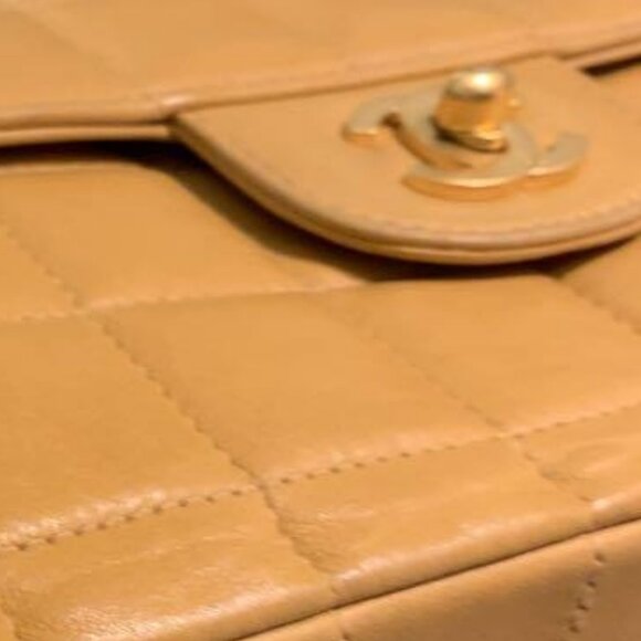 Authentic CHANEL CC Lambskin East West Chocolate Bar Purse Flap Chain Beige Gold - Picture 13 of 14